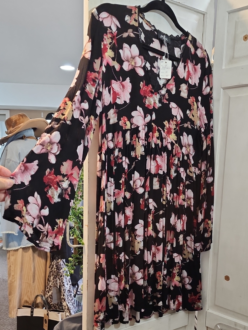 Black Floral Long-Sleeve Pleated Women's Dress